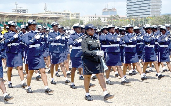 Sidechick Wahala: Police Woman Joins Forces With Man To Beat Up Husband's Sidechick