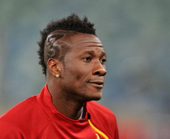 Asamoah Gyan Cries Out To Mum