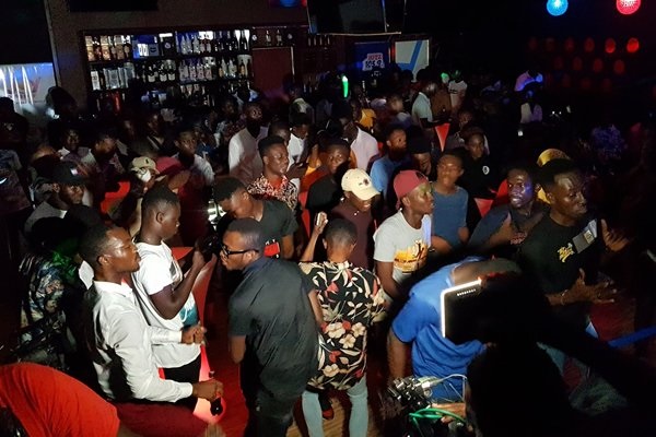 Kwesi Arthur Receives Mammoth Crowd