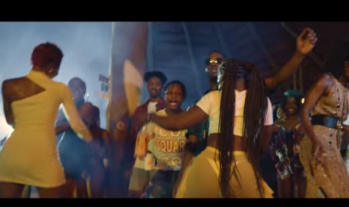New Video: Kelvyn Boy Ft Kwesi Arthur - Holiday